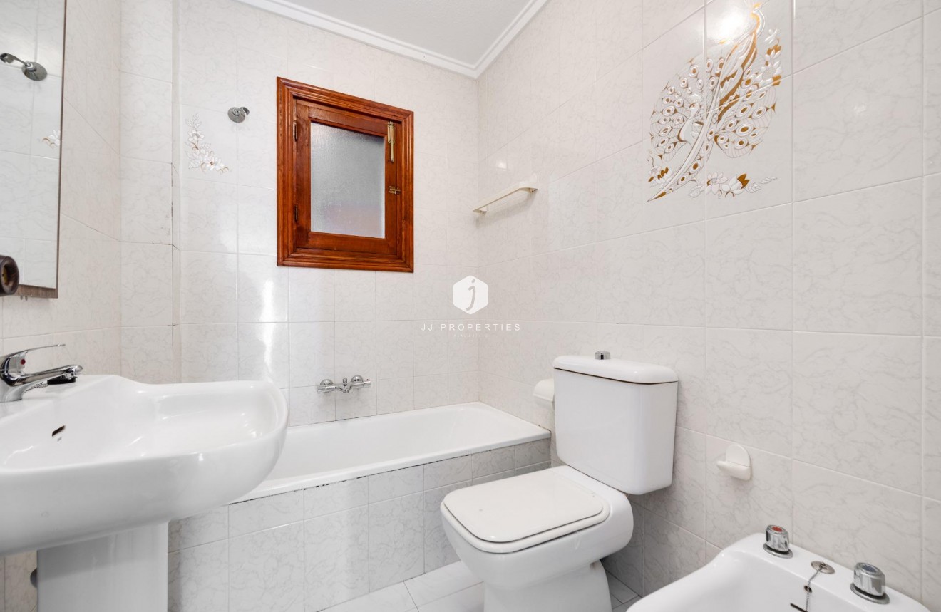 Resale - Chalet -
Torrevieja - Nueva Torrevieja