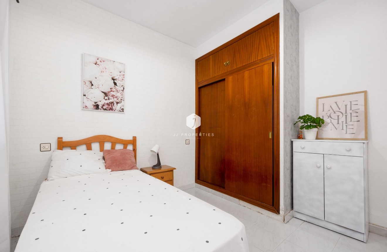 Resale - Chalet -
Torrevieja - Nueva Torrevieja