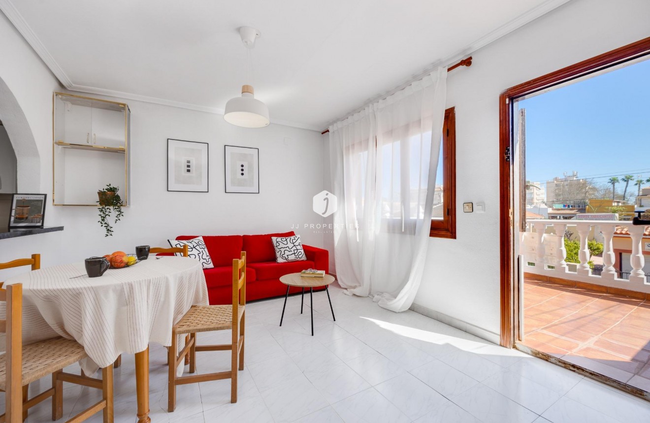 Resale - Chalet -
Torrevieja - Nueva Torrevieja