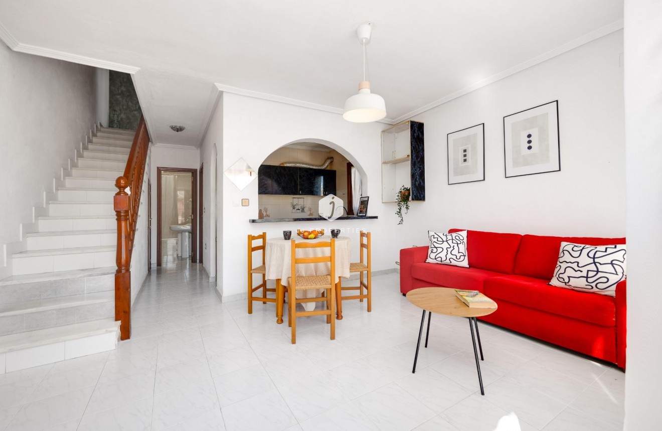 Resale - Chalet -
Torrevieja - Nueva Torrevieja