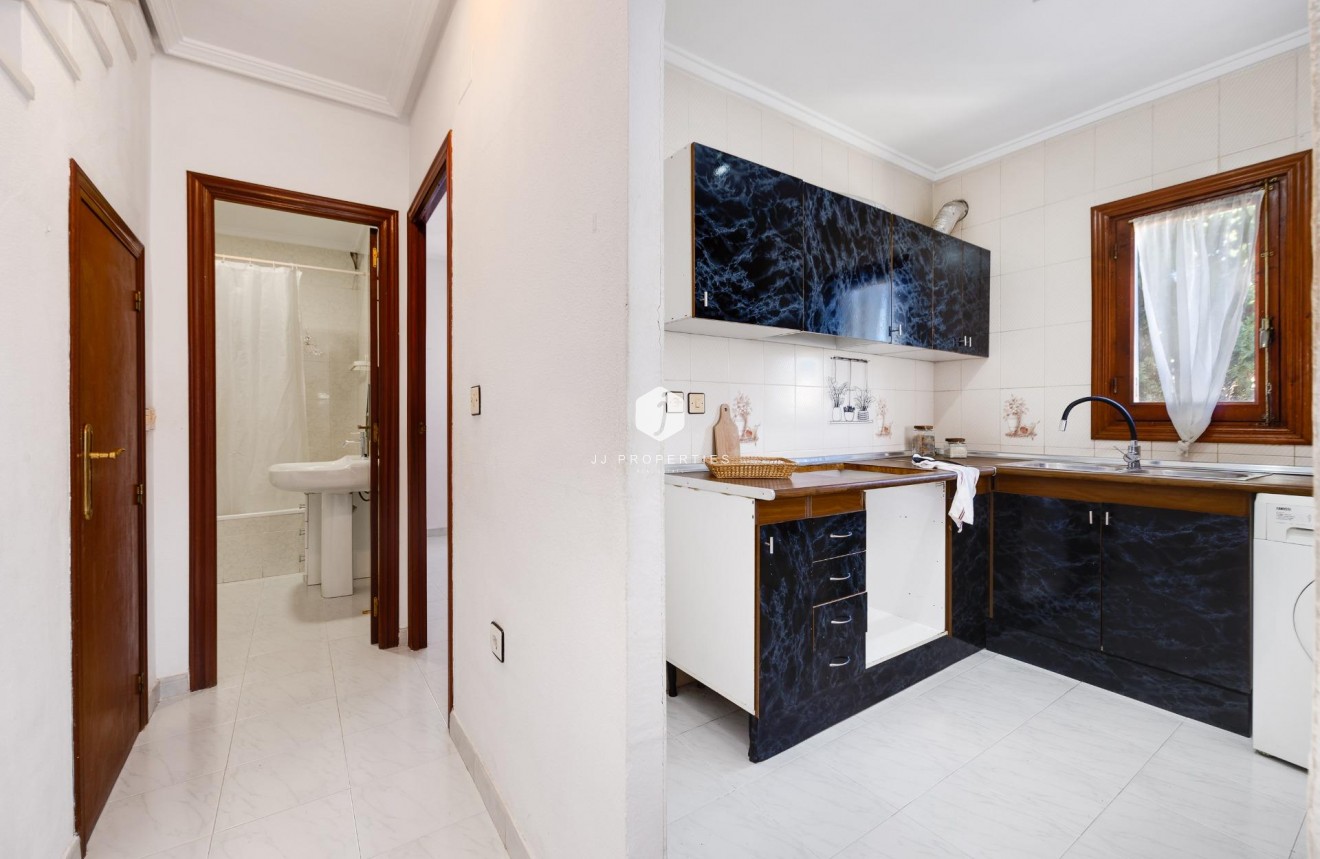 Resale - Chalet -
Torrevieja - Nueva Torrevieja