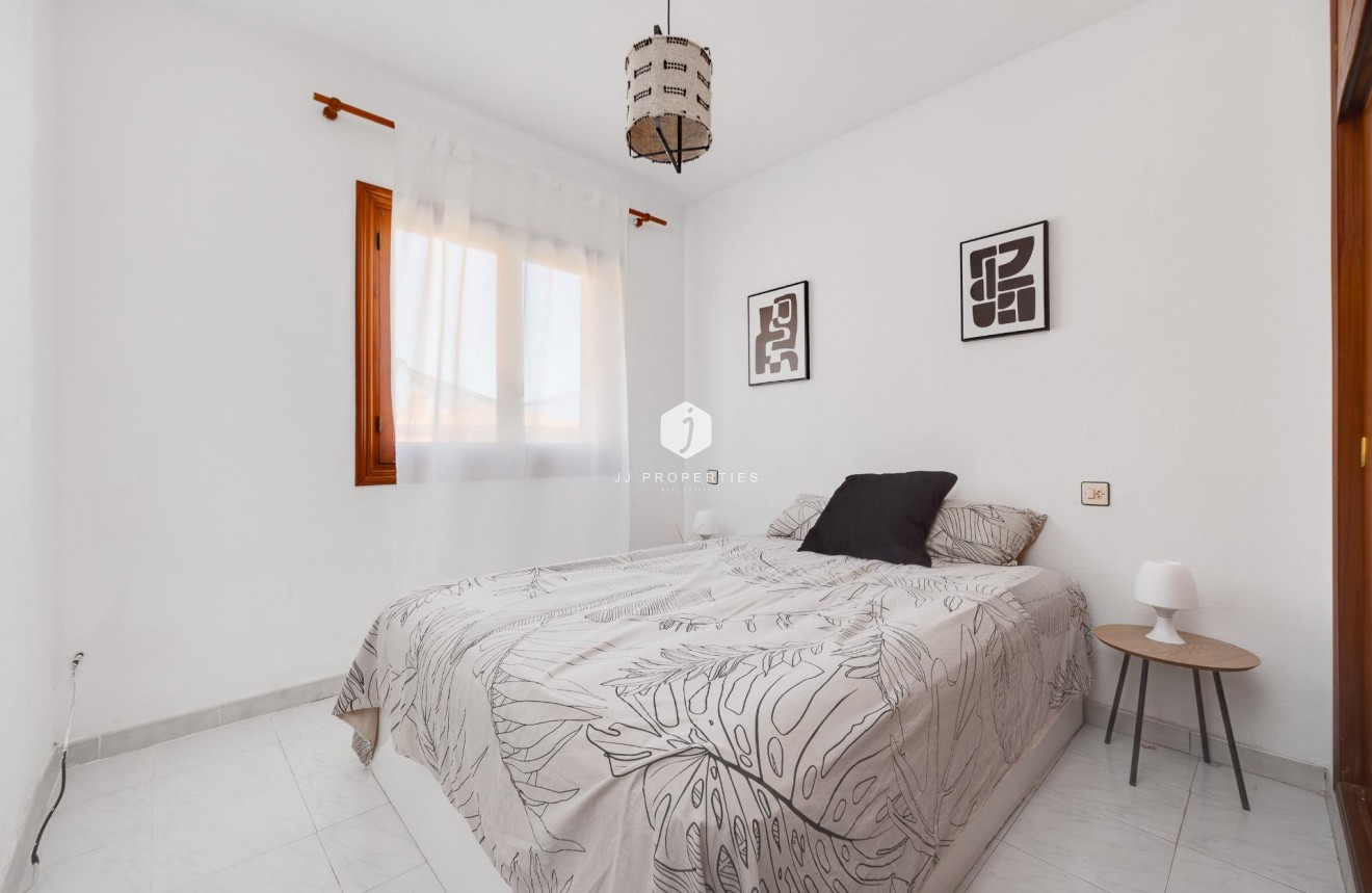 Resale - Chalet -
Torrevieja - Nueva Torrevieja