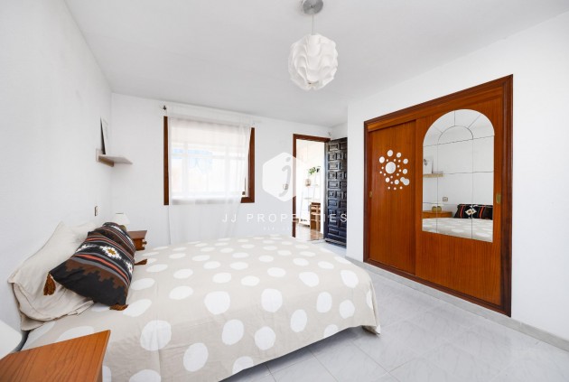 Resale - Chalet -
Torrevieja - Nueva Torrevieja