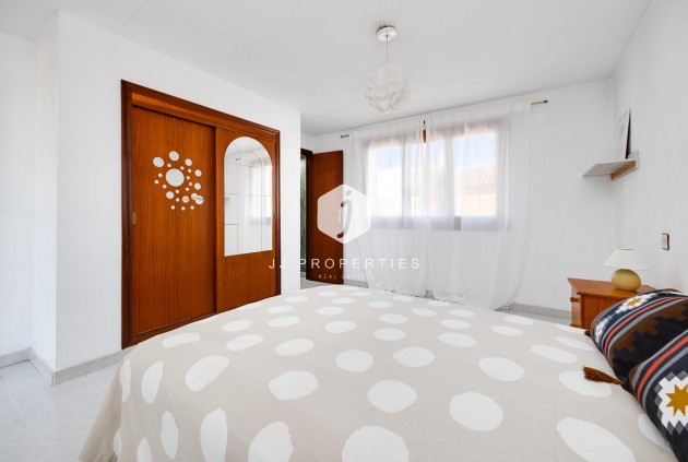 Resale - Chalet -
Torrevieja - Nueva Torrevieja