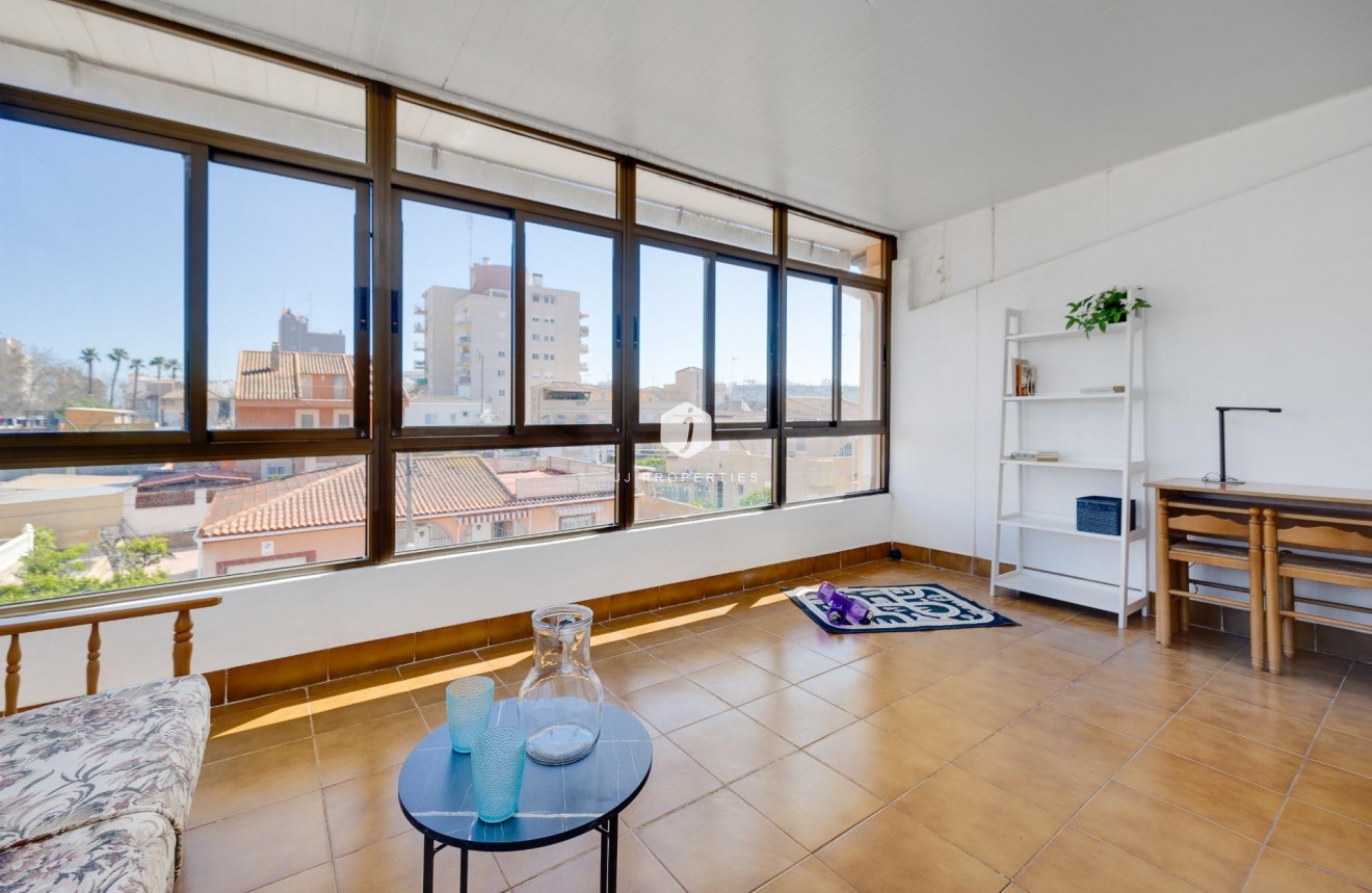 Resale - Chalet -
Torrevieja - Nueva Torrevieja