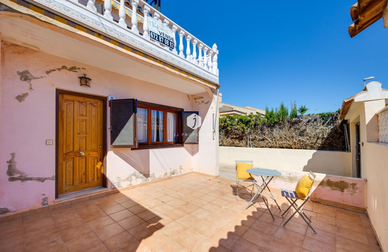 Resale - Chalet -
Torrevieja - Nueva Torrevieja