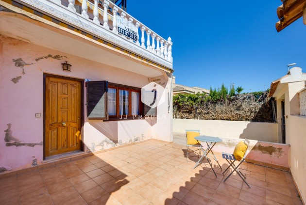 Resale - Chalet -
Torrevieja - Nueva Torrevieja