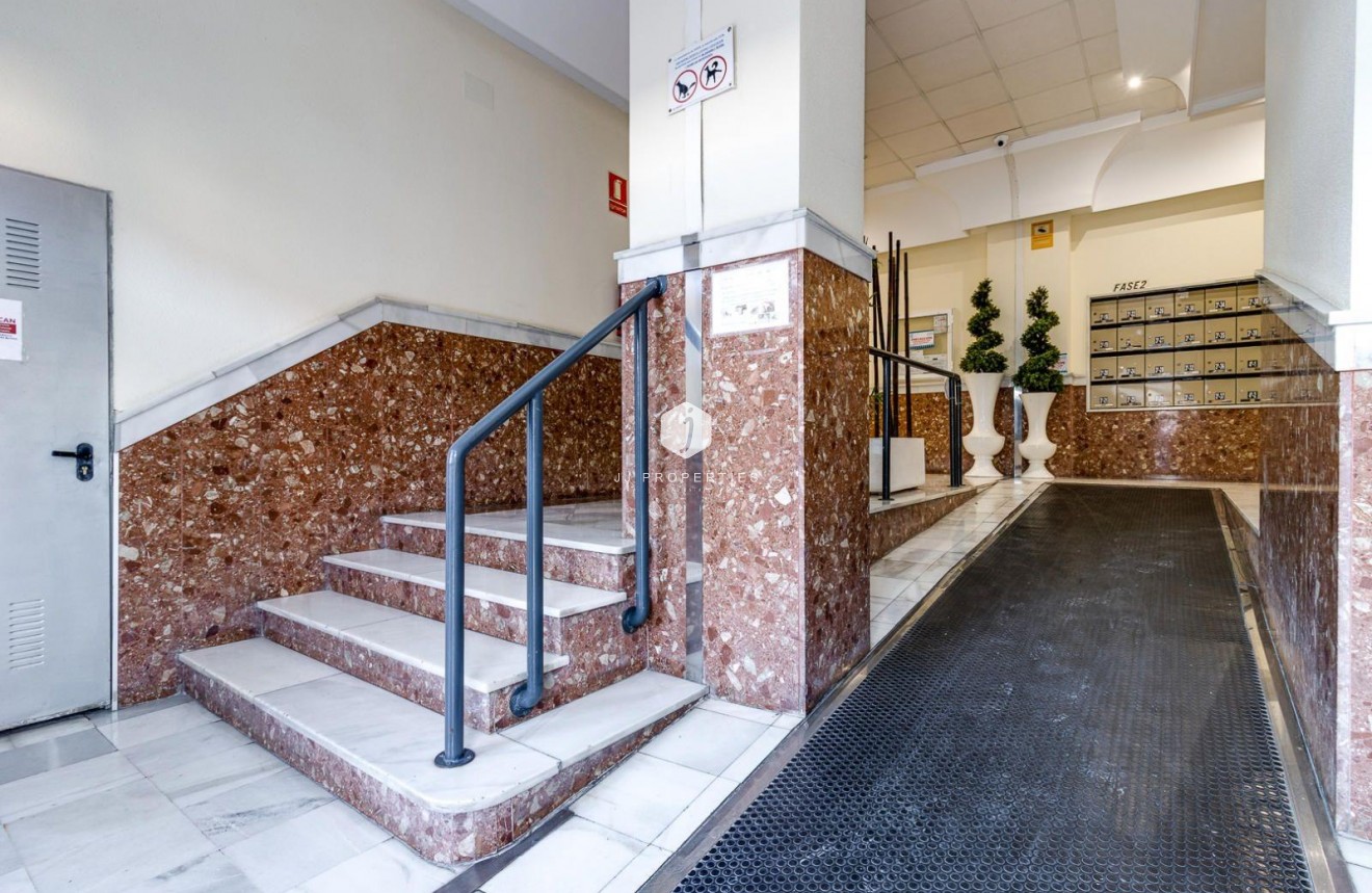 Aus zweiter Hand - Wohnung -
Torrevieja - Centro