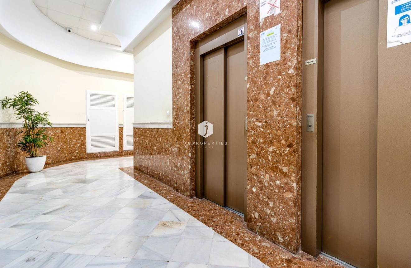 Aus zweiter Hand - Wohnung -
Torrevieja - Centro