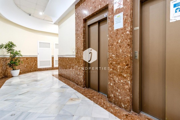 Aus zweiter Hand - Wohnung -
Torrevieja - Centro