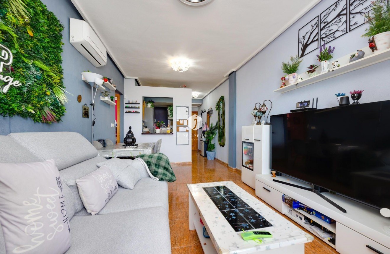 Aus zweiter Hand - Wohnung -
Torrevieja - Centro