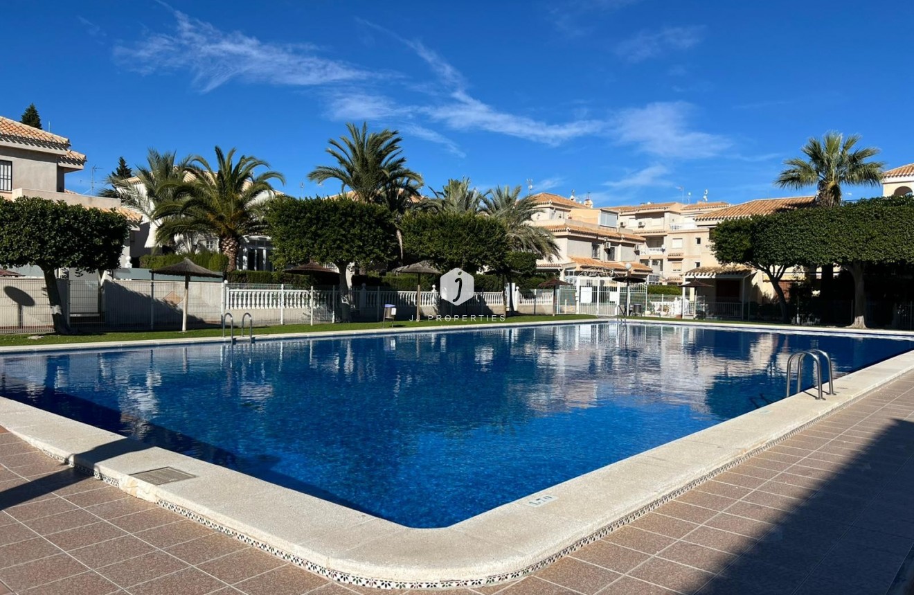 Resale - Chalet -
Orihuela Costa - Costa Blanca