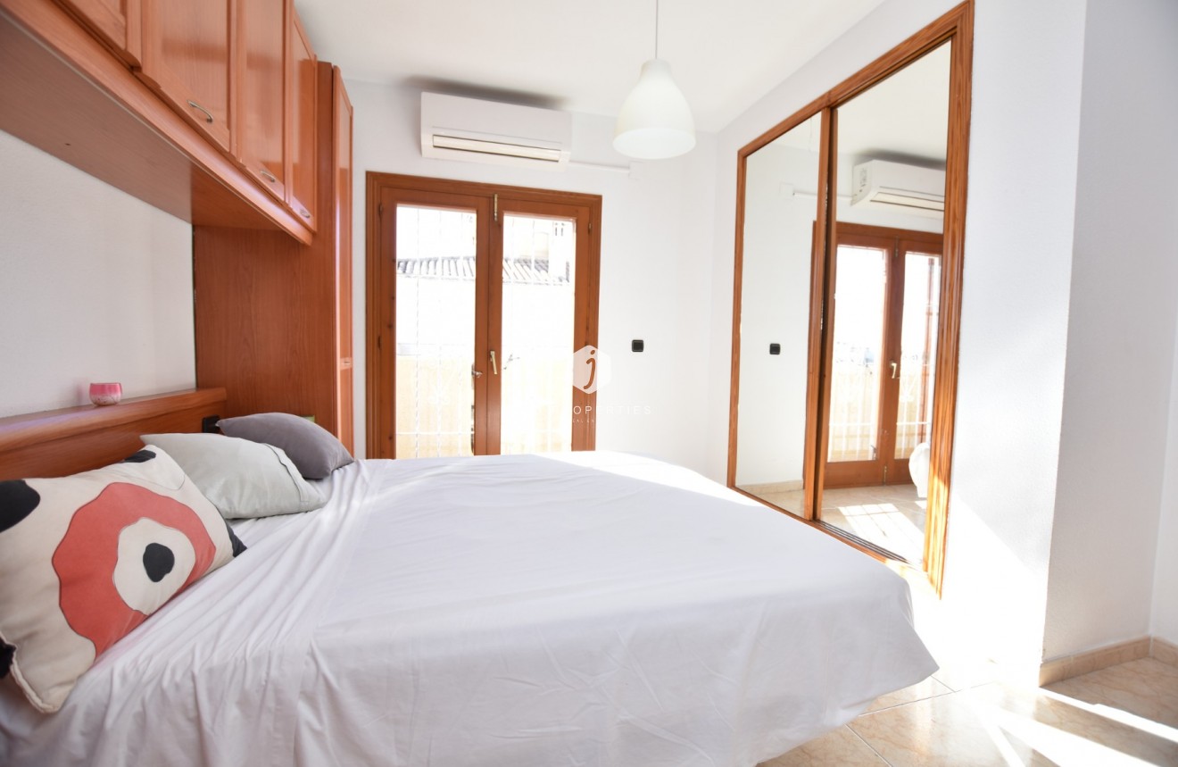 Resale - Chalet -
Orihuela Costa - Costa Blanca