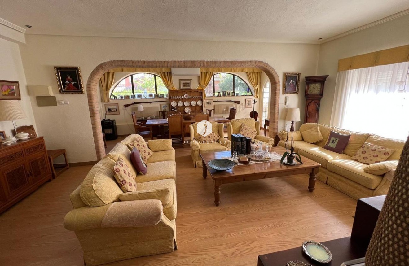 Resale - Villa -
Cabo Roig - Costa Blanca