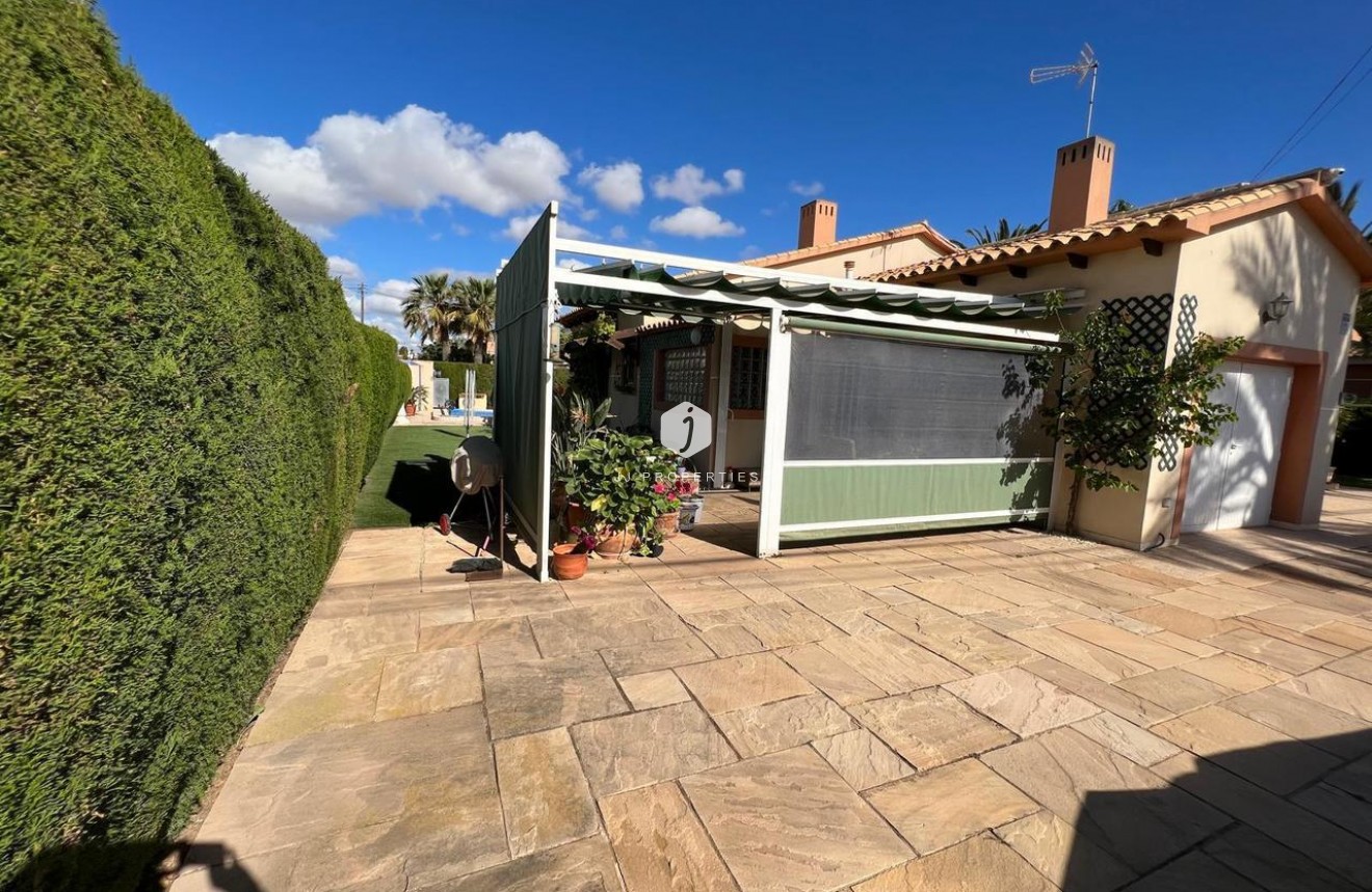 Resale - Villa -
Cabo Roig - Costa Blanca