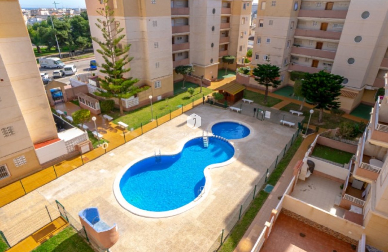 Resale - Apartment / flat -
Torrevieja - Costa Blanca