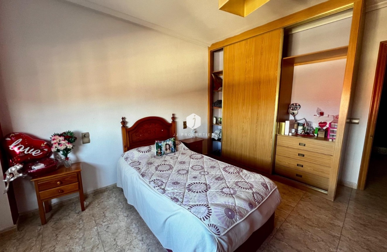 Resale - Apartment / flat -
Rojales