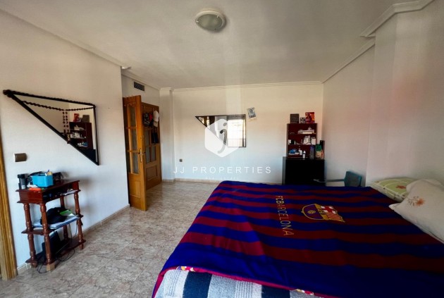 Resale - Apartment / flat -
Rojales