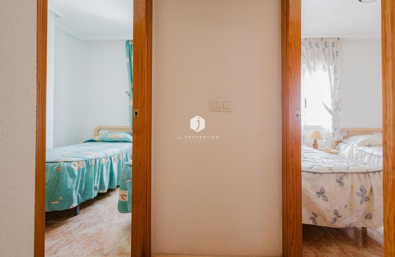 Resale - Apartment / flat -
Torrevieja - Costa Blanca