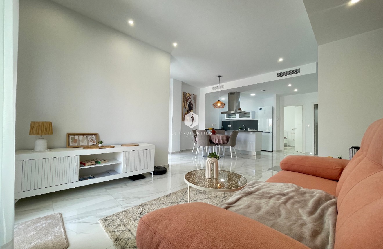 Resale - Villa -
Benijofar - Costa Blanca