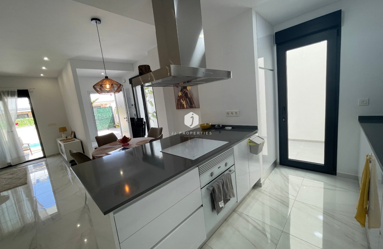 Resale - Villa -
Benijofar - Costa Blanca