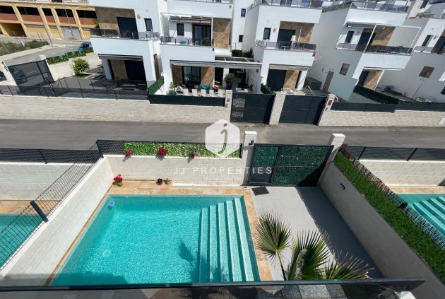 Resale - Villa -
Benijofar - Costa Blanca