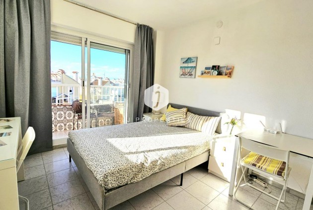 Resale - Apartment / flat -
Torrevieja - Torreblanca