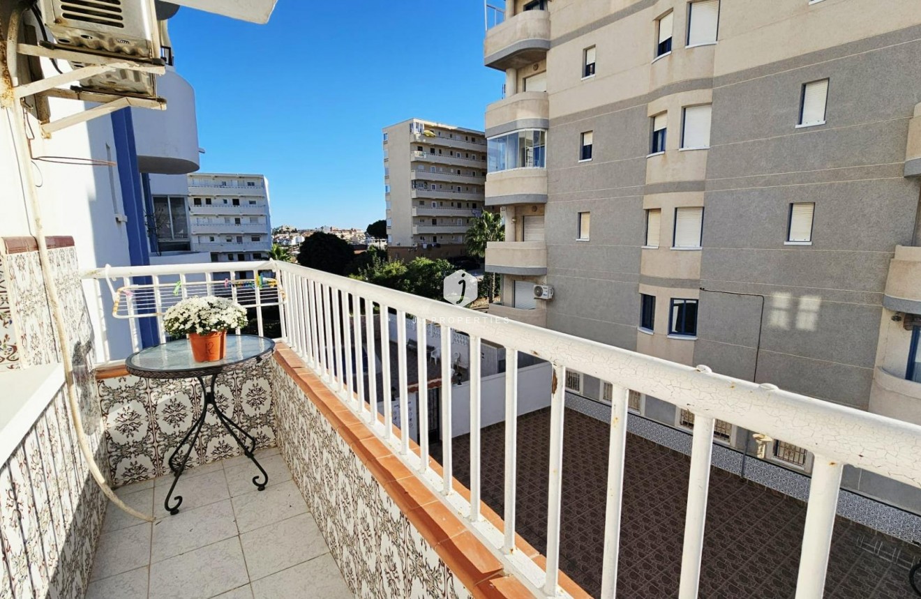 Resale - Apartment / flat -
Torrevieja - Torreblanca