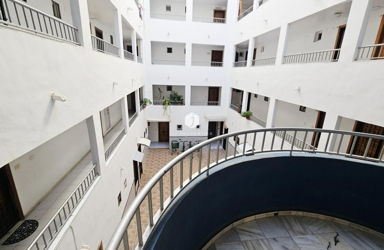 Resale - Apartment / flat -
Torrevieja - Torreblanca