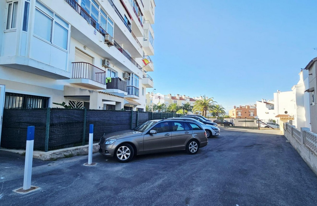 Resale - Apartment / flat -
Torrevieja - Torreblanca
