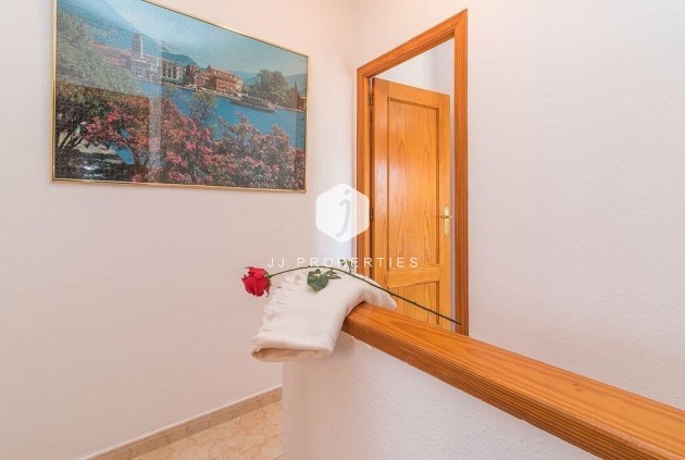 Resale - Chalet -
Orihuela Costa - Playa Flamenca