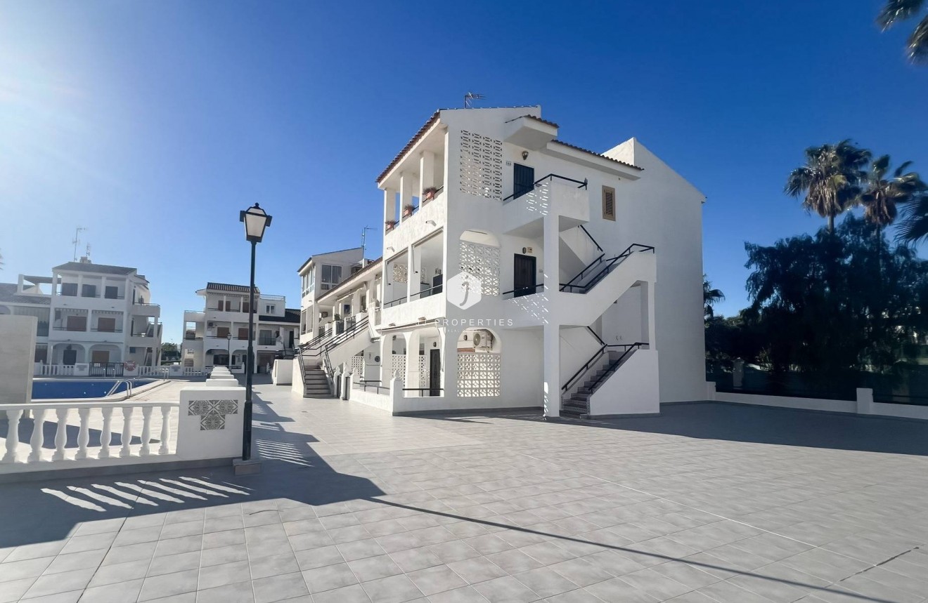 Resale - Bungalow -
Torrevieja - Los Frutales