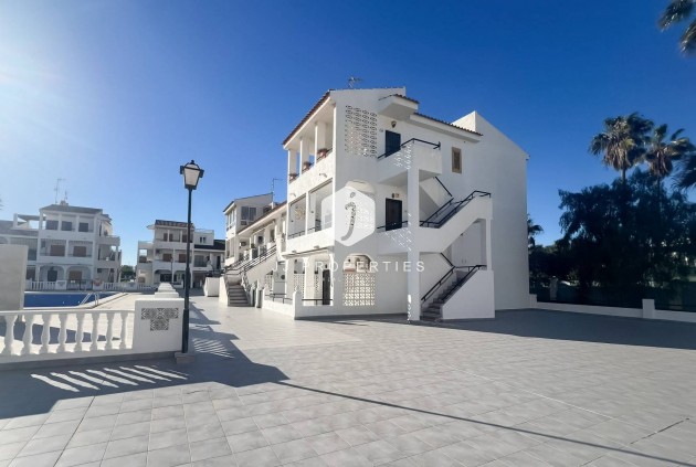 Resale - Bungalow -
Torrevieja - Los Frutales