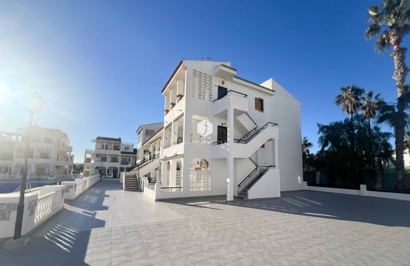 Resale - Bungalow -
Torrevieja - Los Frutales