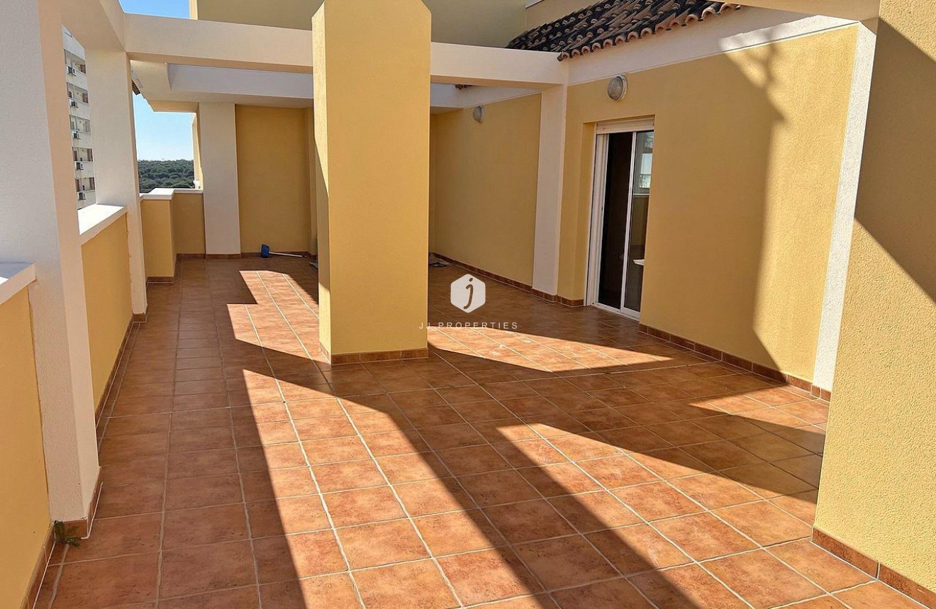 Resale - Penthouse -
Guardamar del Segura - puerto deportivo