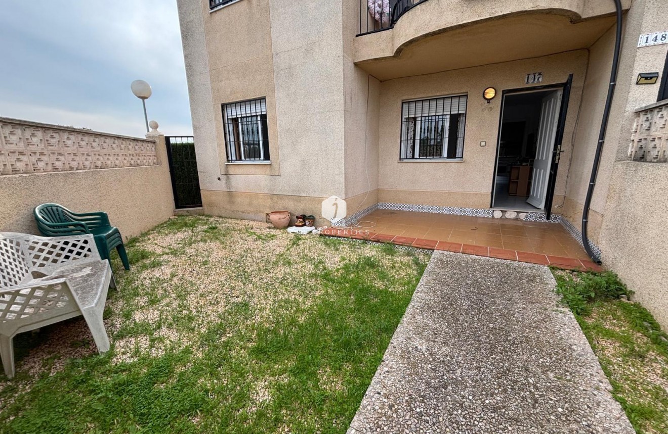 Resale - Bungalow -
Torrevieja - La Siesta - El Salado - Torreta