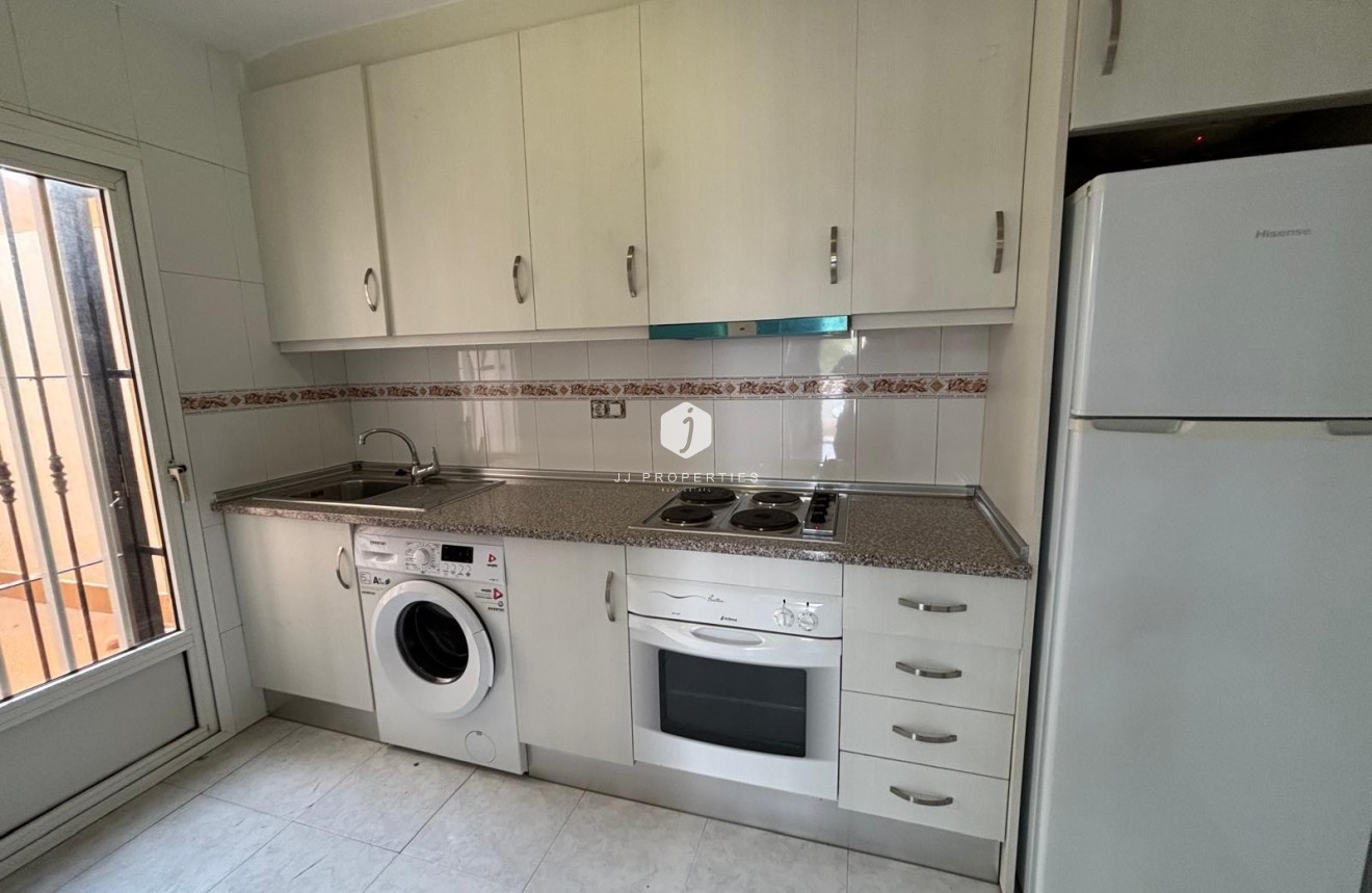 Resale - Bungalow -
Torrevieja - La Siesta - El Salado - Torreta