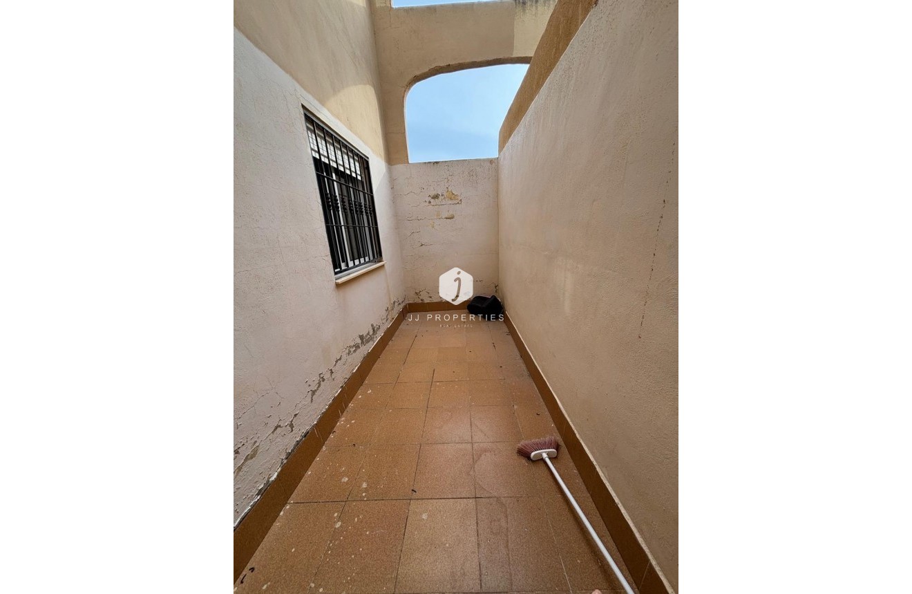 Resale - Bungalow -
Torrevieja - La Siesta - El Salado - Torreta