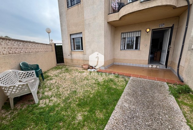 Resale - Bungalow -
Torrevieja - La Siesta - El Salado - Torreta