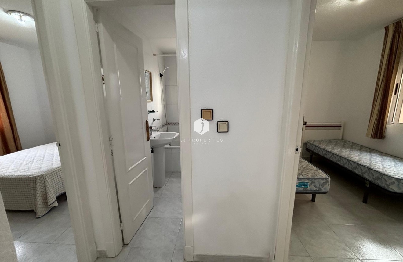 Resale - Bungalow -
Torrevieja - La Siesta - El Salado - Torreta