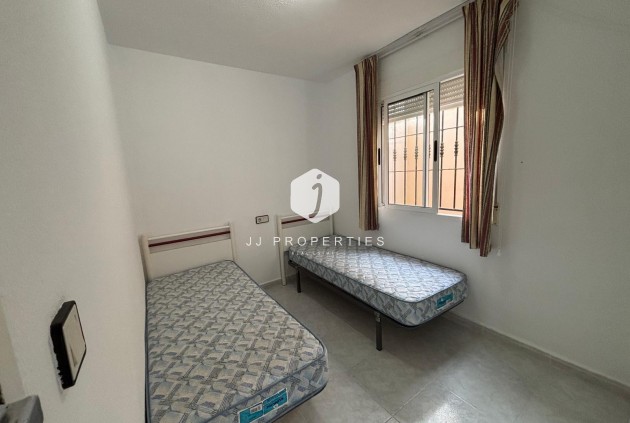 Resale - Bungalow -
Torrevieja - La Siesta - El Salado - Torreta