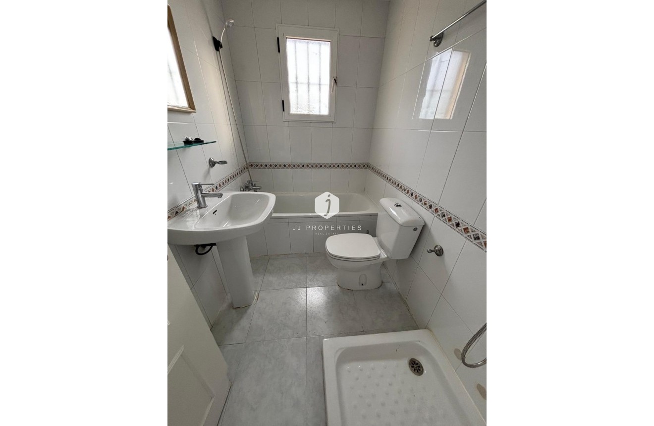 Resale - Bungalow -
Torrevieja - La Siesta - El Salado - Torreta