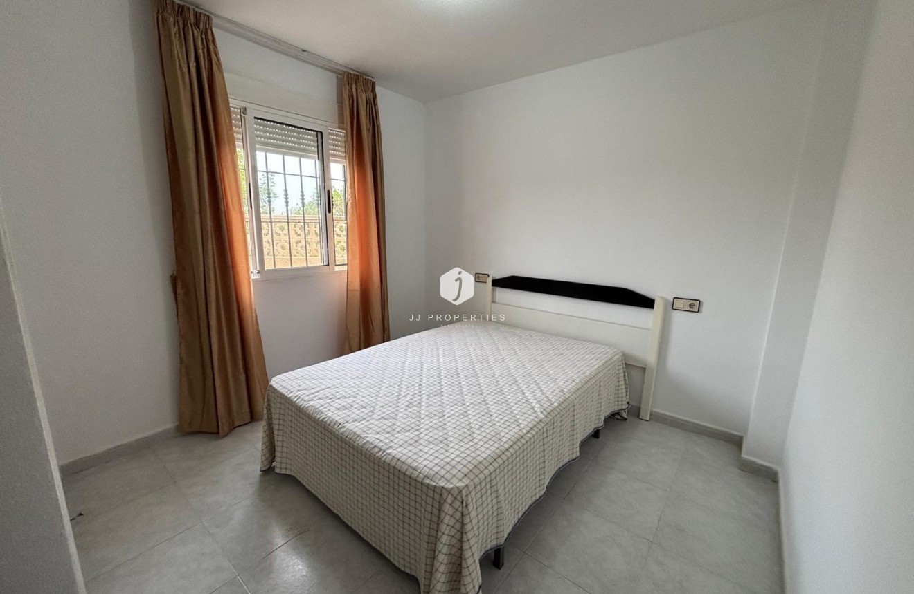 Resale - Bungalow -
Torrevieja - La Siesta - El Salado - Torreta