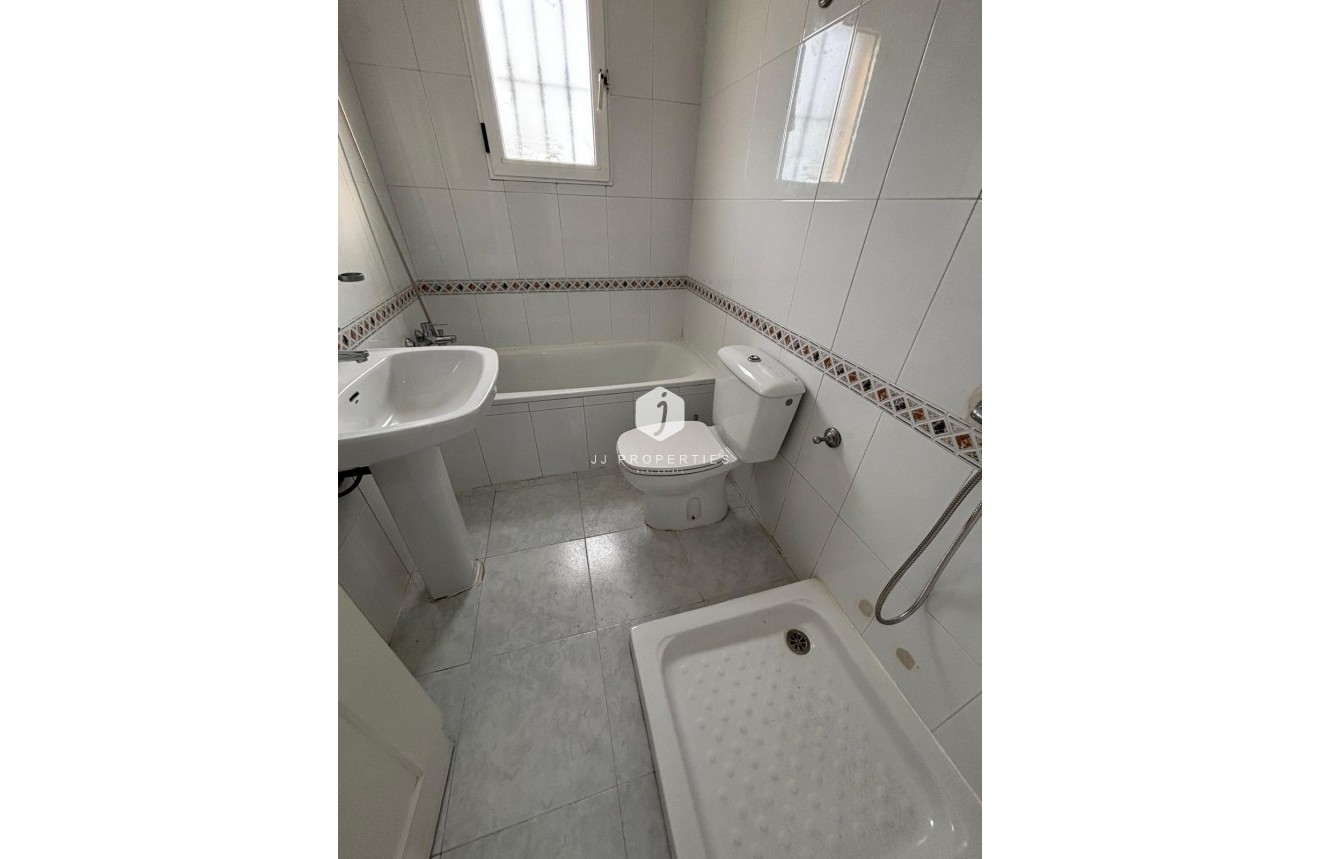 Resale - Bungalow -
Torrevieja - La Siesta - El Salado - Torreta