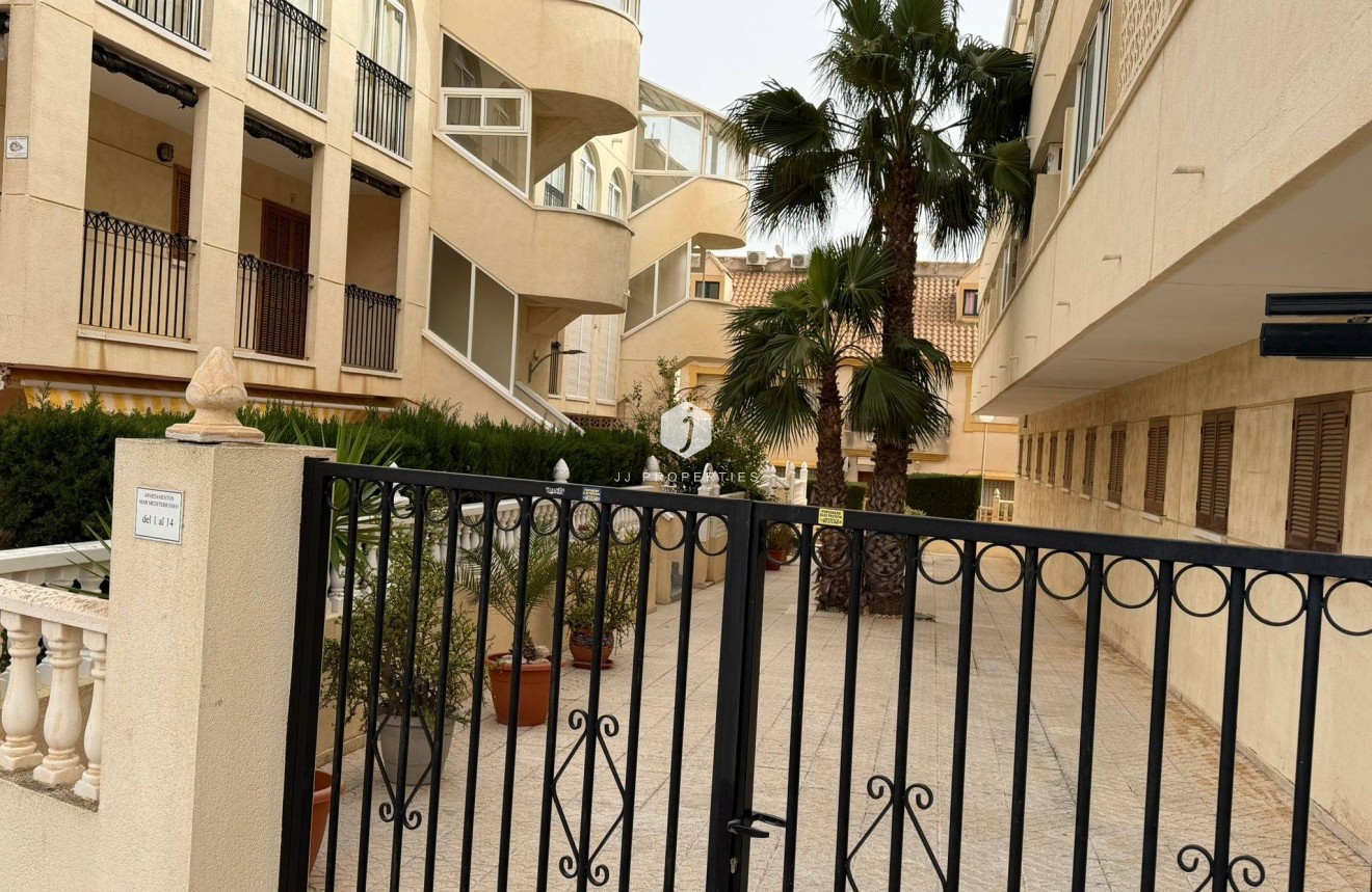 Resale - Apartment / flat -
Orihuela Costa - La Regia