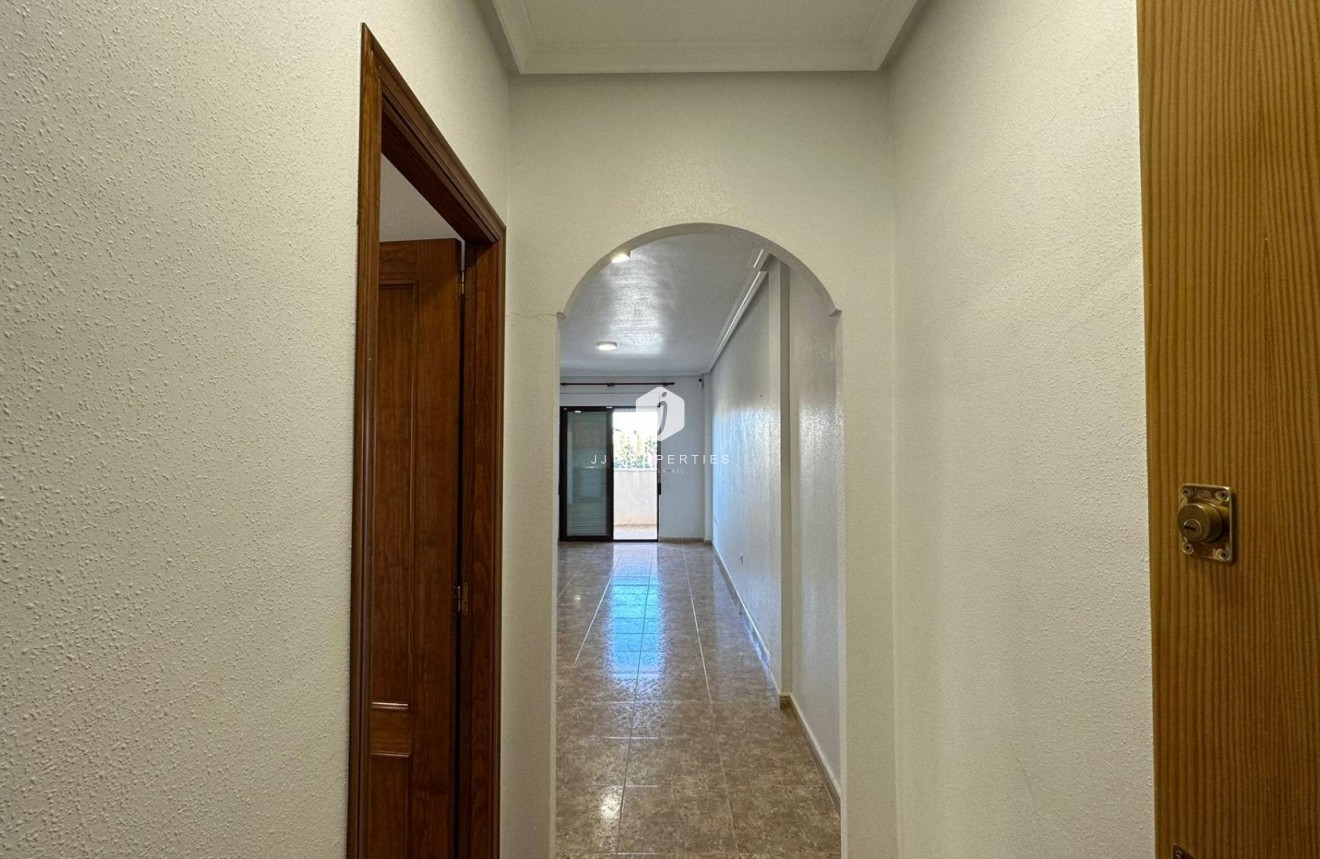 Resale - Apartment / flat -
Orihuela Costa - Campoamor