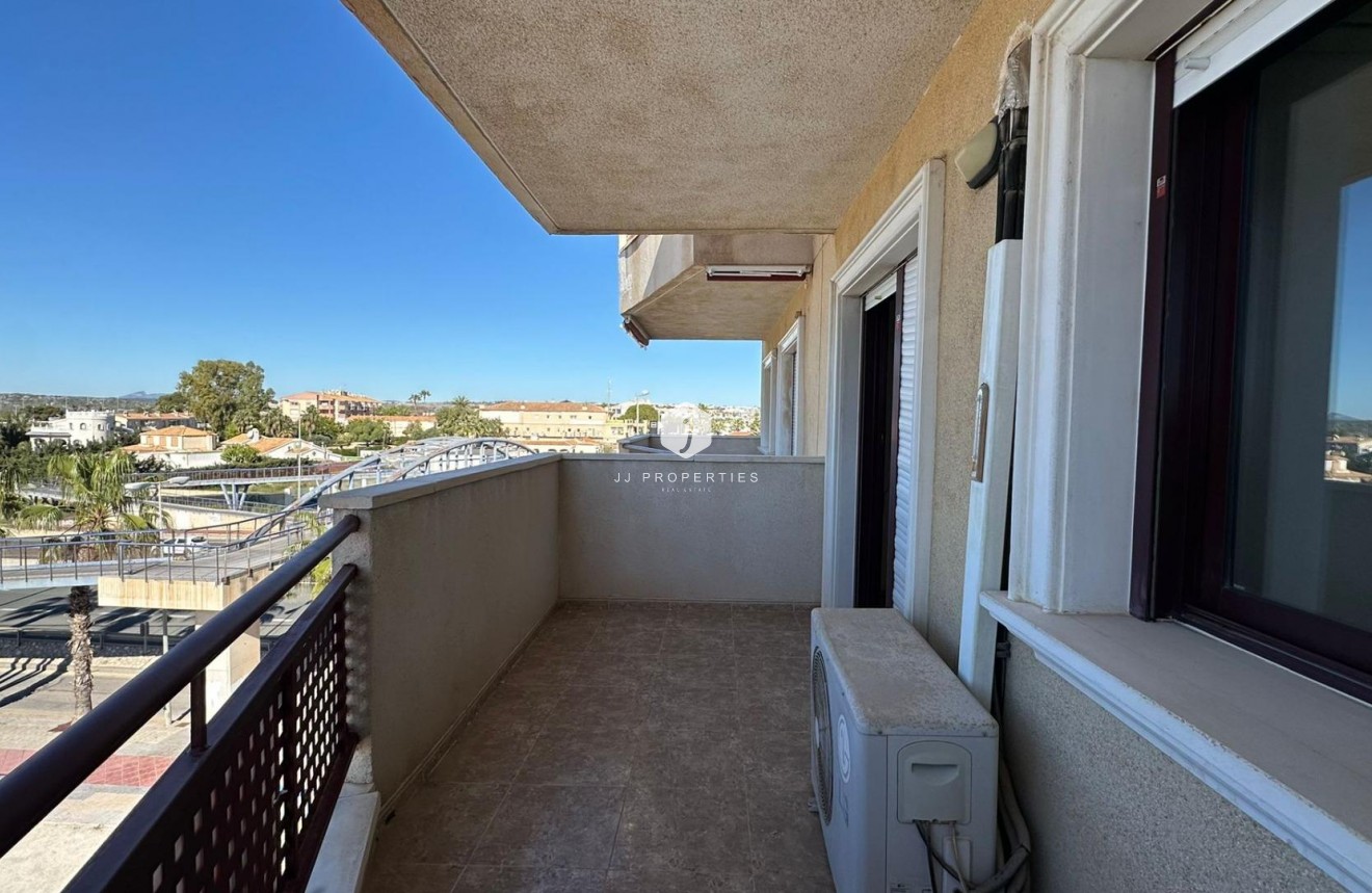 Resale - Apartment / flat -
Orihuela Costa - Campoamor