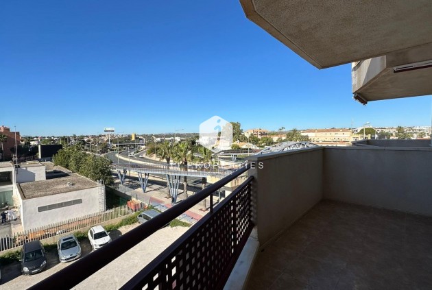 Resale - Apartment / flat -
Orihuela Costa - Campoamor