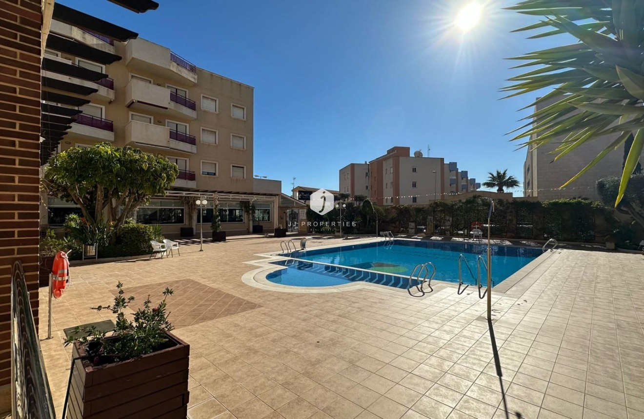 Resale - Apartment / flat -
Orihuela Costa - Campoamor