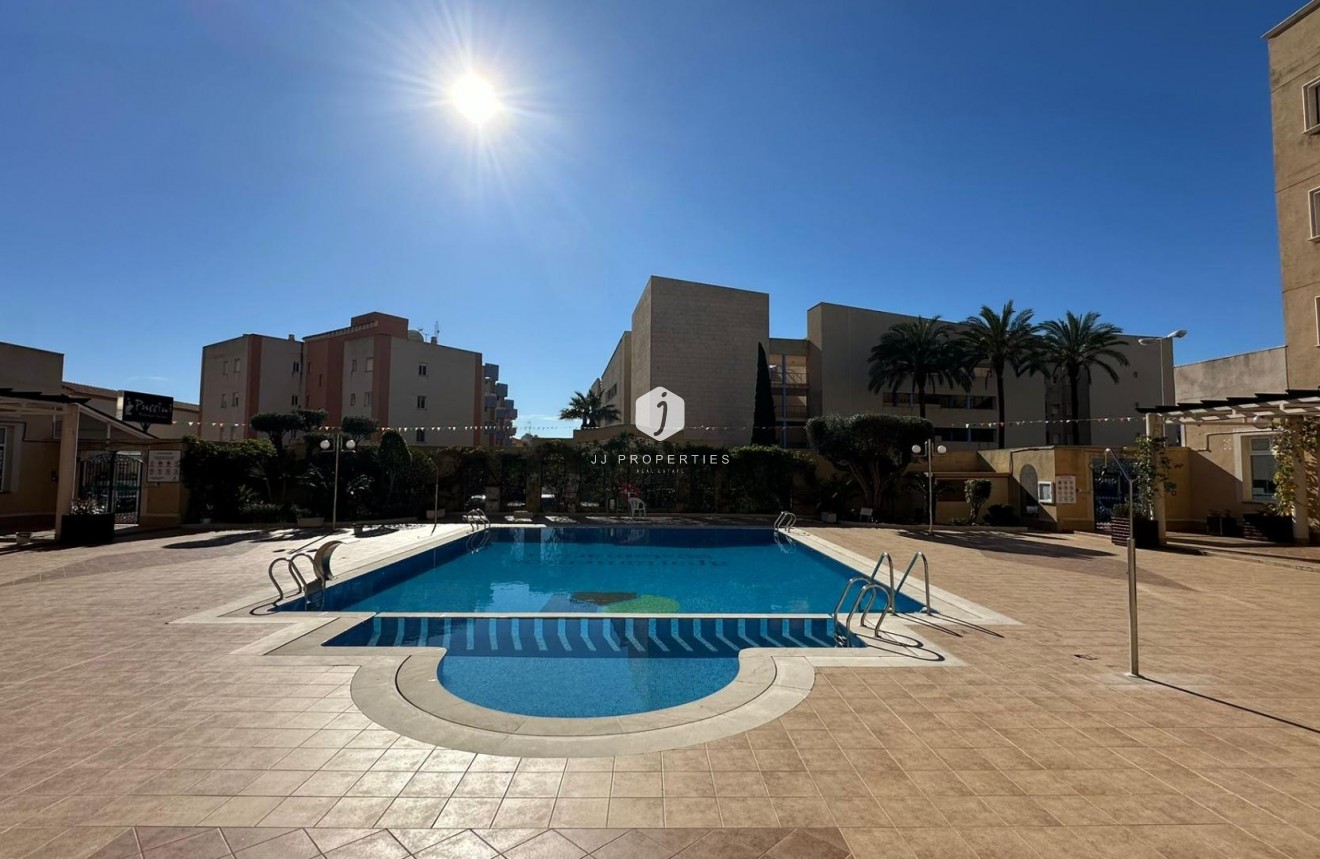 Resale - Apartment / flat -
Orihuela Costa - Campoamor